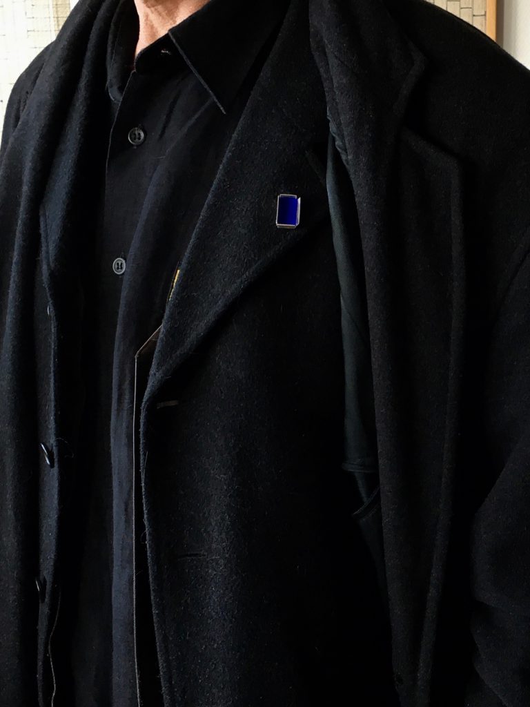 Broche-Claire-Lavendhomme,-argent-et pigment,-photo-Claire Lavendhomme