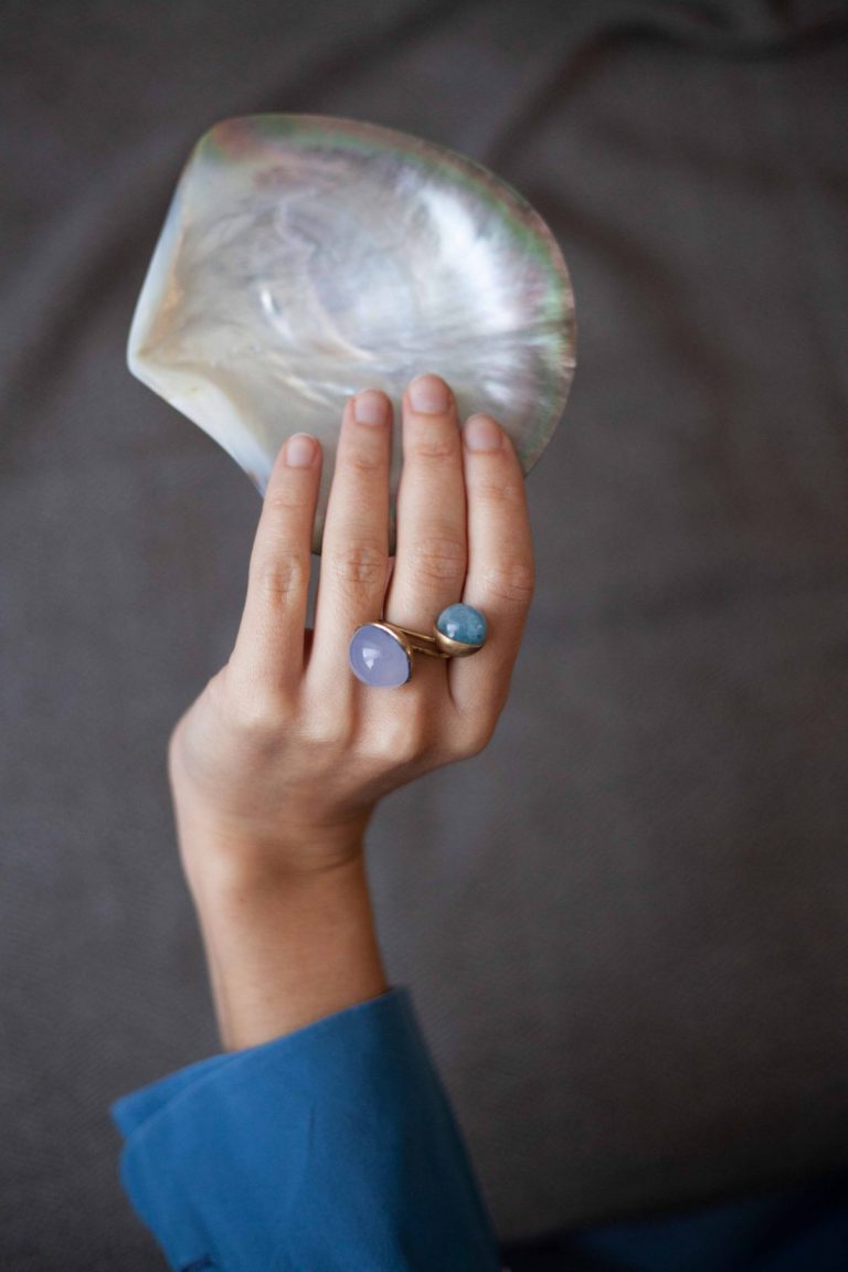 Sabine Herman, bague cosmos, or rose 18 ct, pierre de lune et aigue marine