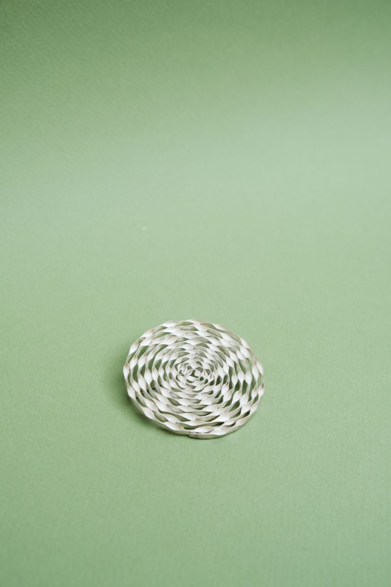 Broche-Kazuko-Nishibayashi-photo-Lou-Sautreau-w3