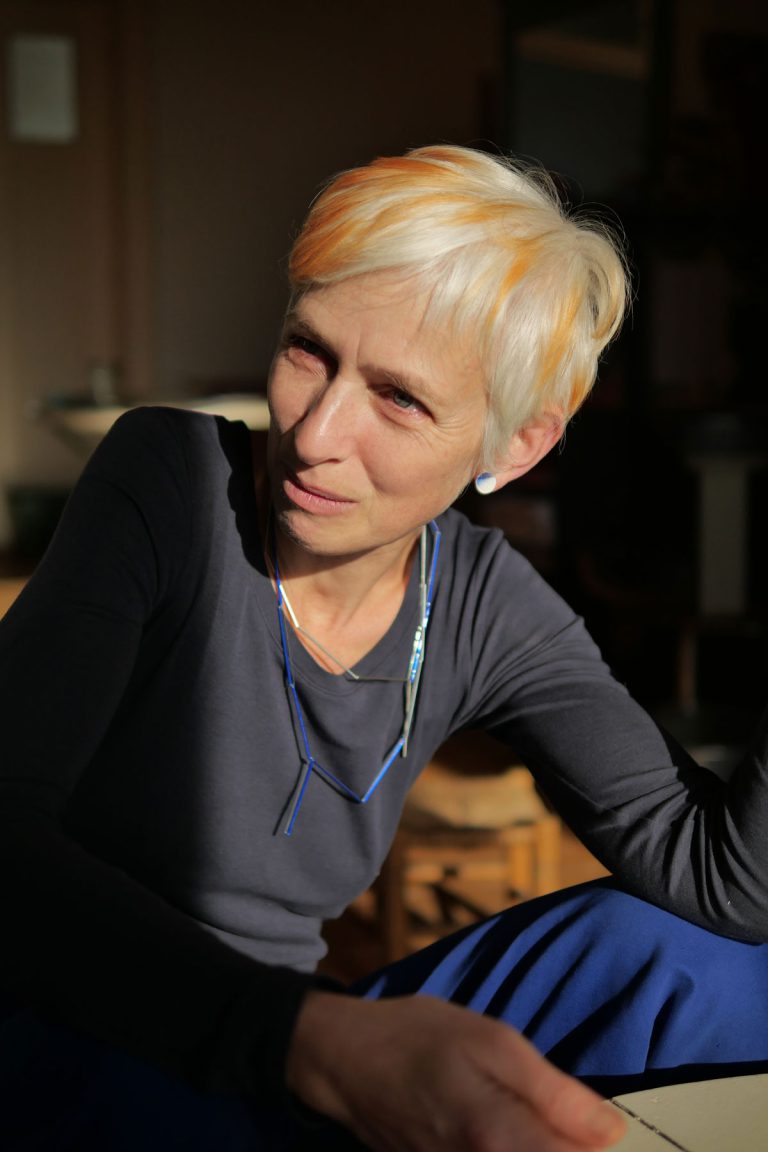 Collier-Yoko-Takirai-bleu-double-tour--w