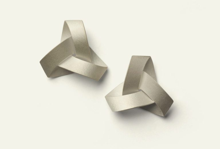Kazuko-Nishibayashi_musubi-earrings_silver-photo artaureaj