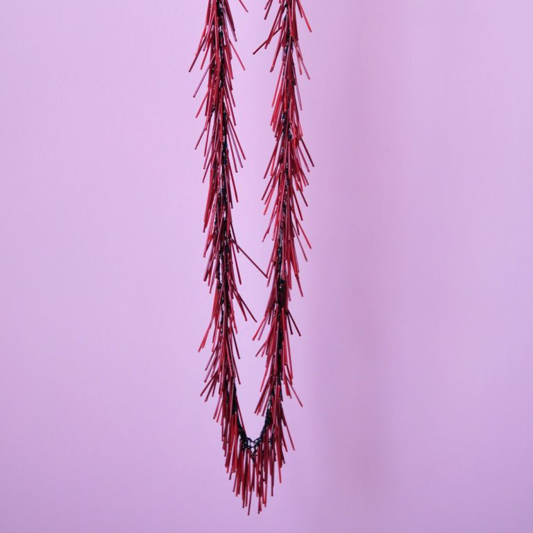 Nathalie Tisserand glass textile , une cascade de couleurs