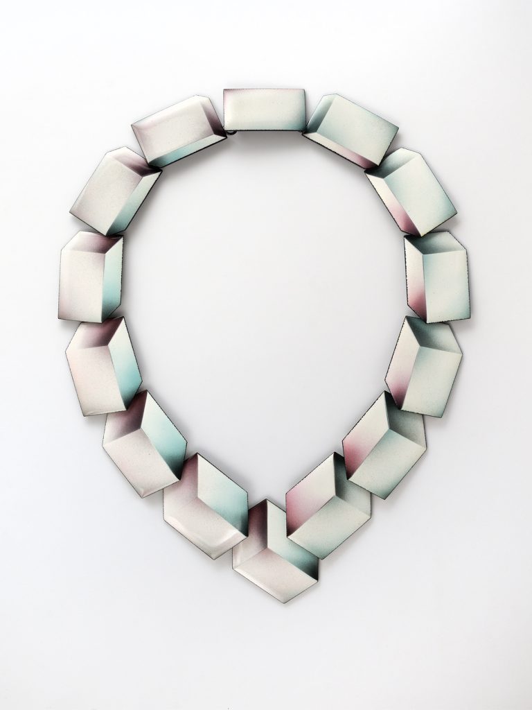 Christophe Straube, collier email, photo christauph straube