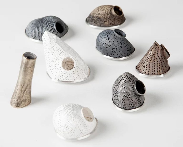 angela bernudez broches petit voyage