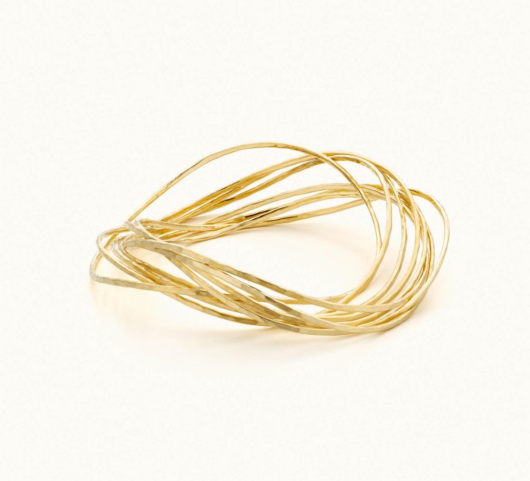 Sabine Herman, bracelet Wave, or jaune, photo Laeticia Paillé