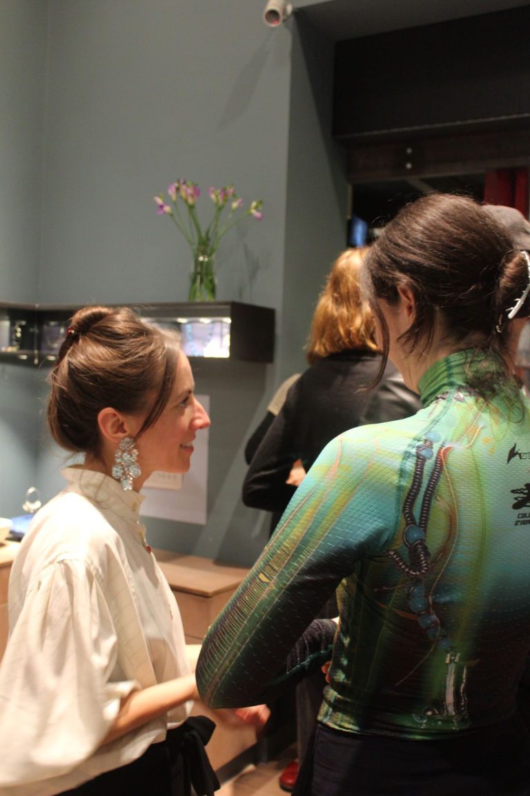 Opening Picture, photo vernissage, exposition Matières Cueillies, bijoux contemporains, bruxelles, brussels, photo Helia Talebi