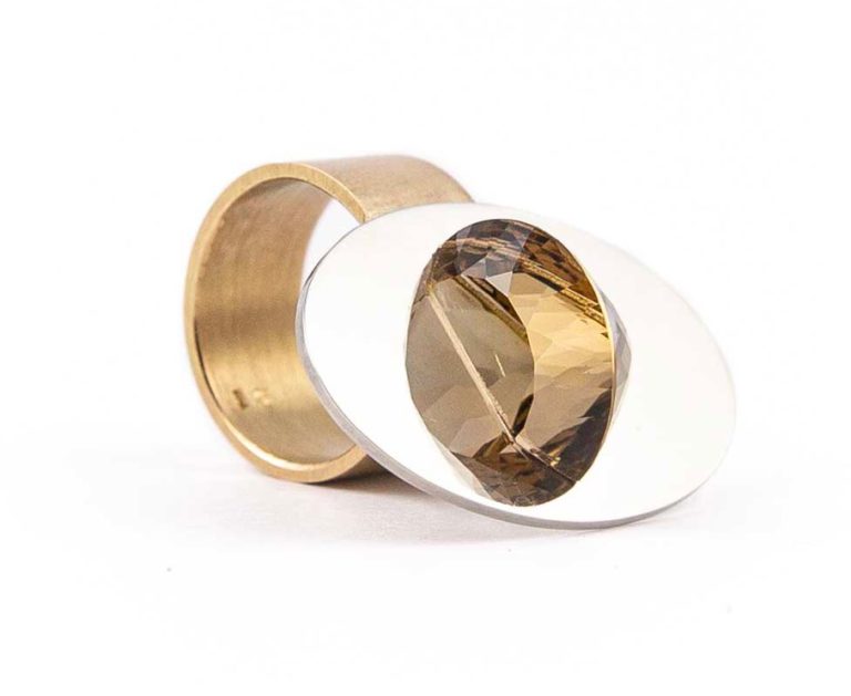 Herman Hermsen ring gold mirror Upon Reflexion 2001 défie les conventions du bijou traditionnel