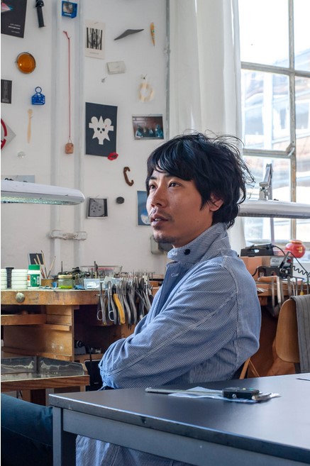 Portrait de Jiro Kamata dans son atelier
