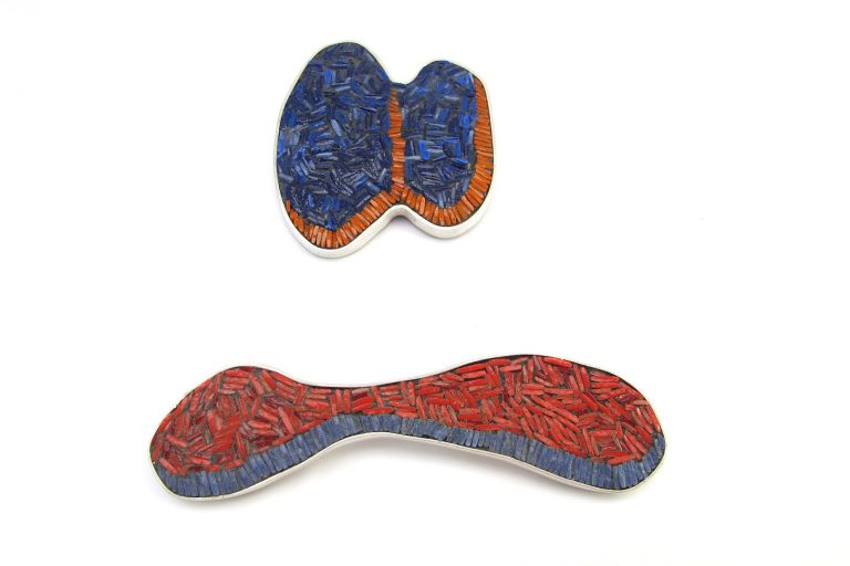 Broche micro mosaïque et argent, Isabelle Carpentier Des bijoux où scintille le verre.