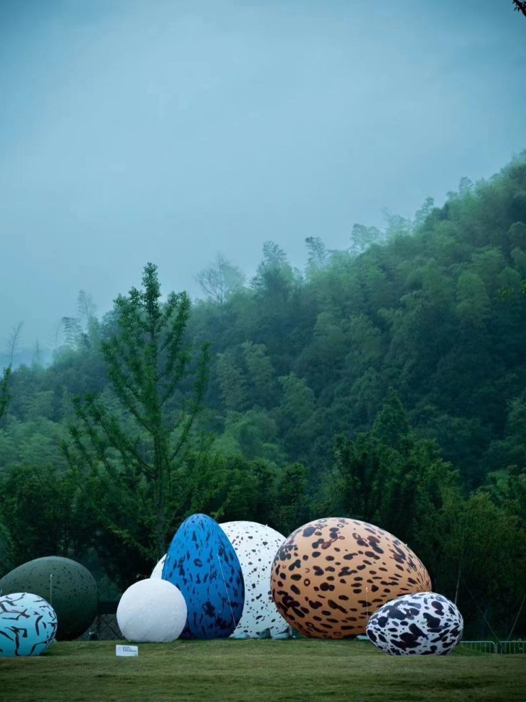 Installation Xiaochuan Zhang Eggsquisite