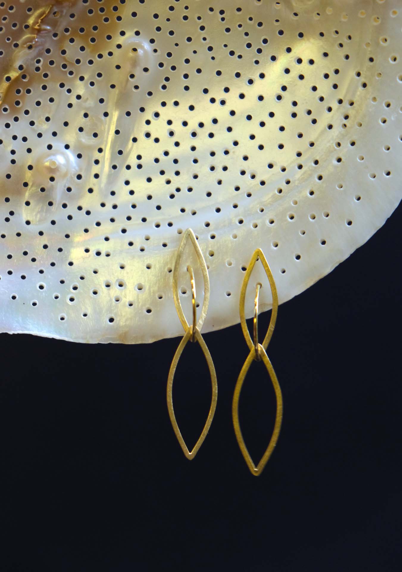 Boucles Sabine Herman Navette or jaune mat