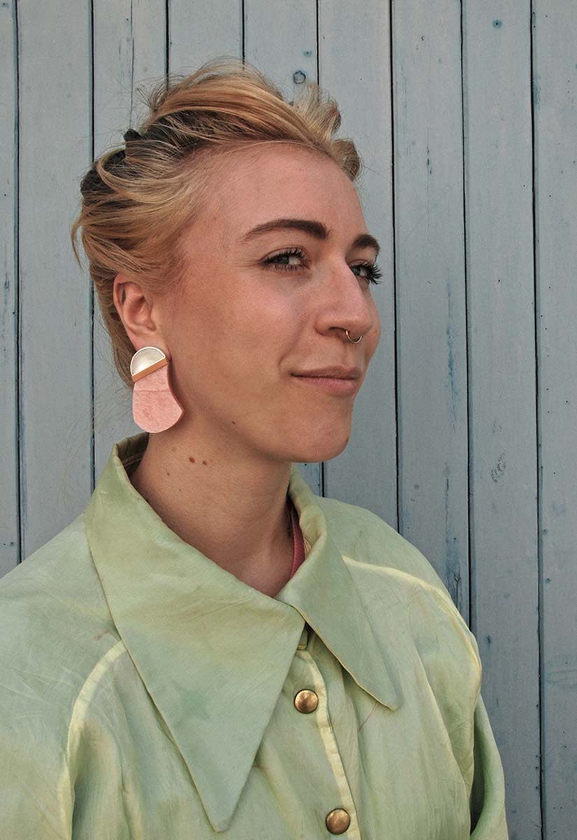 Boucle Danni Schwaag Rose Caramelly Galalithe argent email